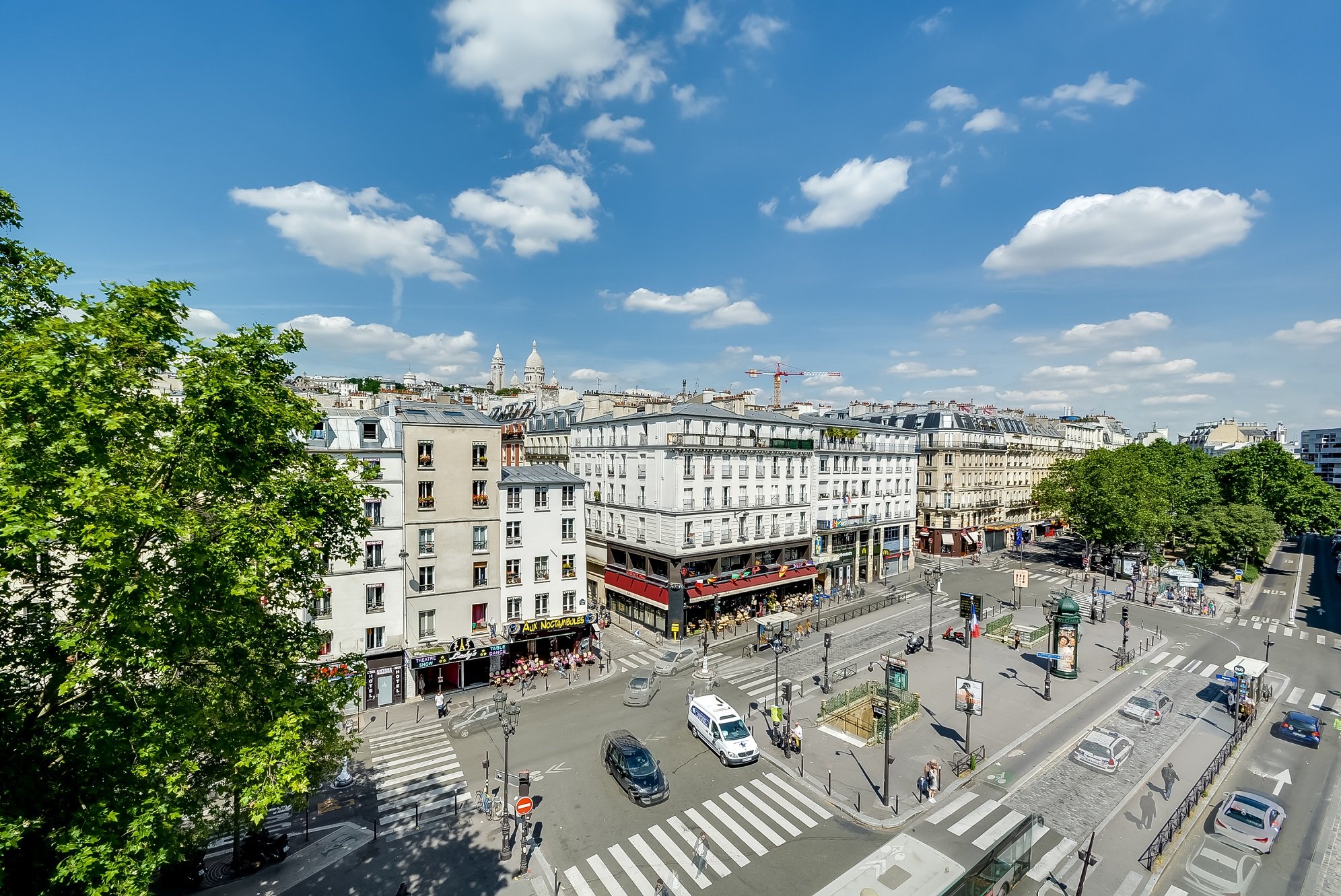 Villa Royale Rooms Suites Just Seconds Away From Montmartre